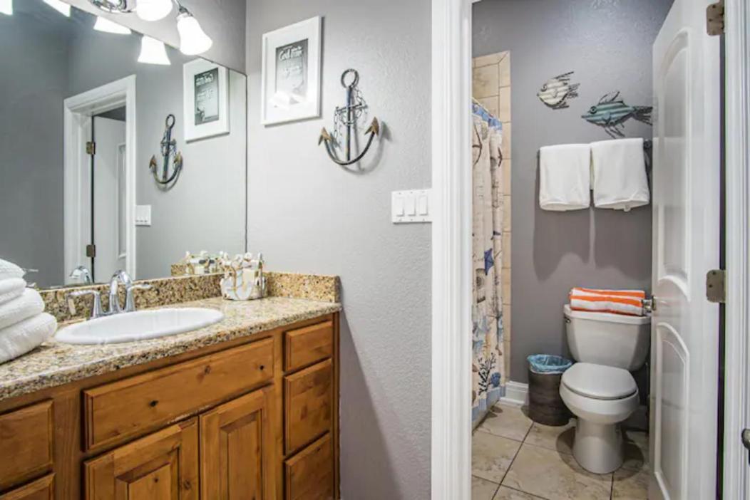 7 Bedroom Home Steps To The Beach With 4 Patios And Pool! Sleeps 20 Port Aransas Exterior foto