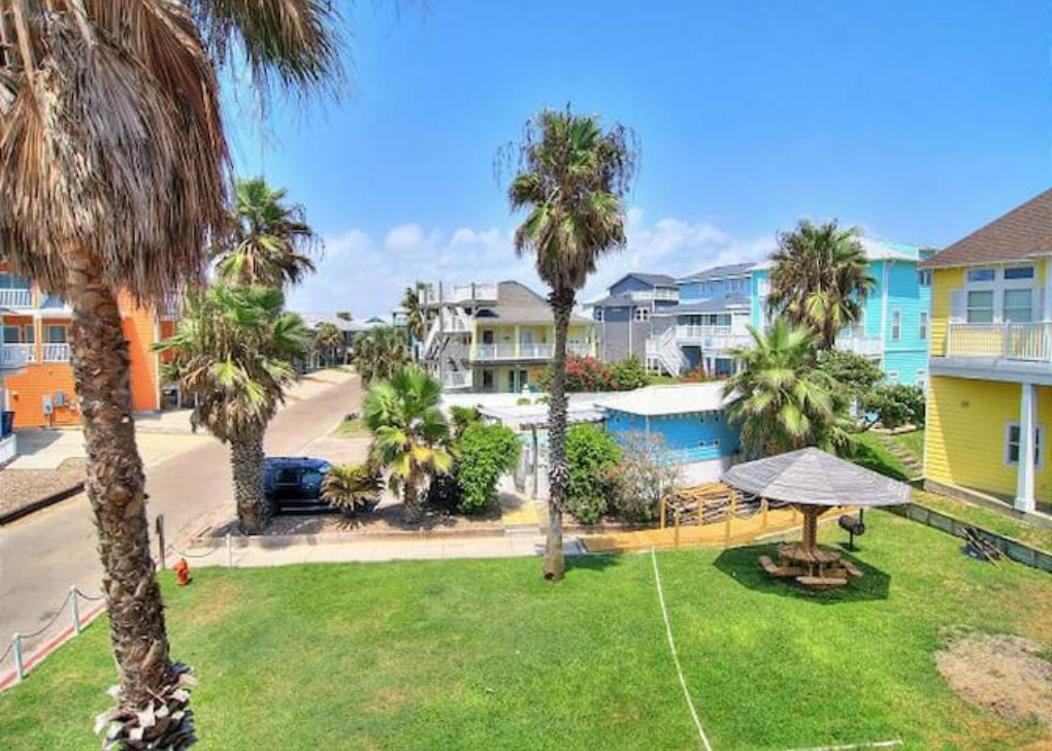 7 Bedroom Home Steps To The Beach With 4 Patios And Pool! Sleeps 20 Port Aransas Exterior foto